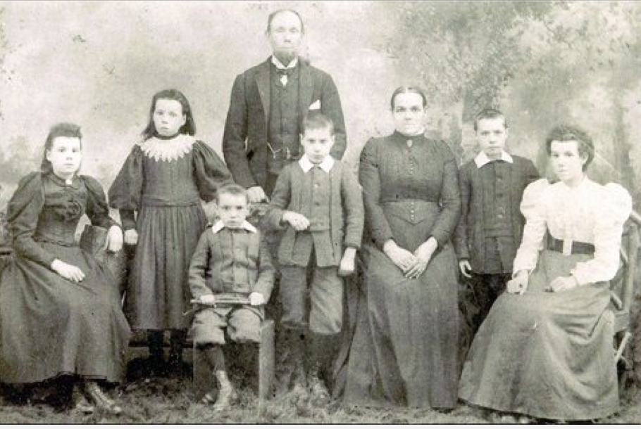 Andrew Stanton with Maria Whelahan and six of their children